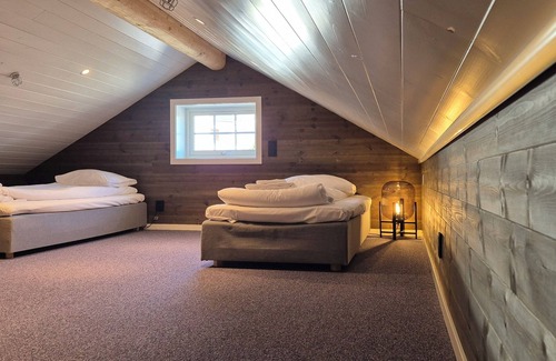 Moskenes Hotel | Andøy Vest Rorbuer Reine