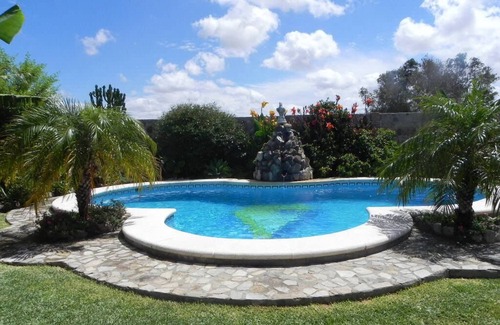 Conil de la Frontera Villa | Andalusian style, private pool with salt water, just 500 meters to Conil, landscaped garden, brick BBQ - Casa Maria del Carmen -