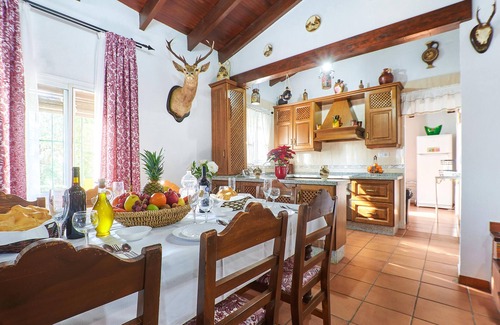 Penaflor House | Andalusian finca with charm welcomes you with swimming pool and mountain views.