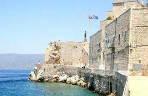 idhra House | Andrea Pension