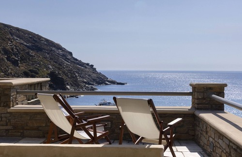 Steniai Villa | Andros 4 Up · Seaview Beach House