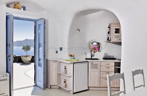 Oia Hotel | Anemomilos Hotel & Apartments