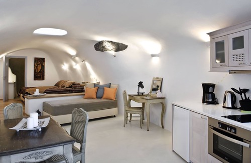 Oia Hotel | Anemomilos Hotel & Apartments