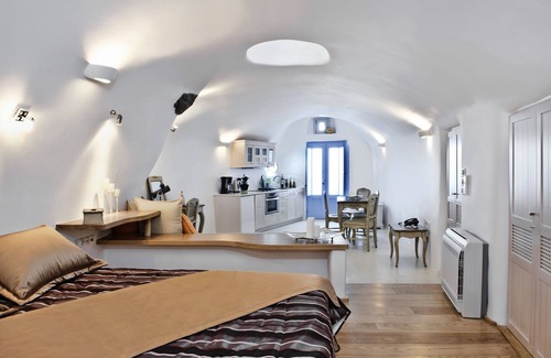 Oia Hotel | Anemomilos Hotel & Apartments