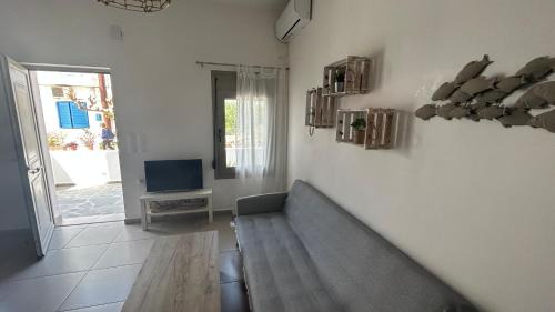 Myrtos Apartment | Anesis with yard