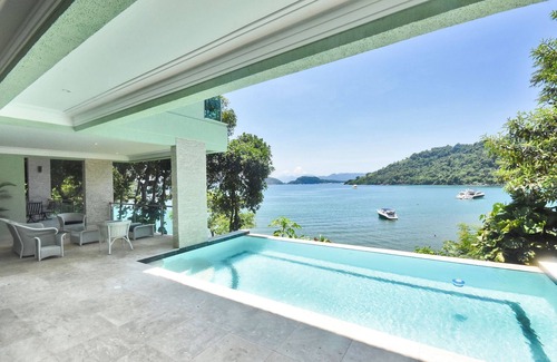 Parque das Palmeiras Villa | Ang013 - Sea front villa in Angra