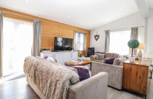 Fornham St Genevieve House | Angel Lodge - No 27