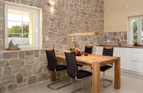 Ripenda Kosi House | Angel Marie Villa in a calm location with sea-view