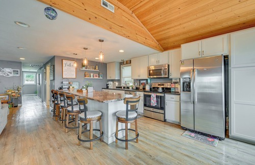 Belmond Cottage | Angler's Cottage on Lake Cornelia: Pets Welcome!