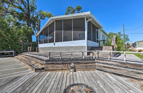 Homosassa House | Angler's Getaway: Homosassa Home w/Boat Dock!