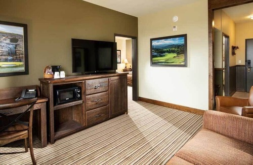 Hollister Hotel | Angler's Lodge Hollister