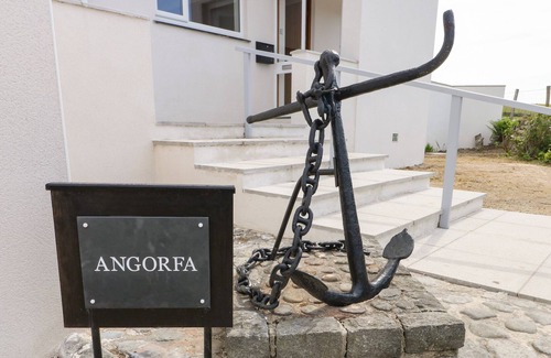 Dinas House | ANGORFA - ABERDESACH, pet friendly, with a garden in Clynnog Fawr