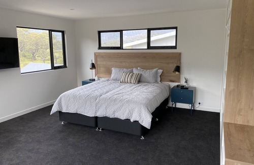 Crackenback Ski Chalet | Aniyah Chalet - Serene Summer Getaway
