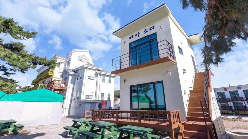 Taean House | Anmyeondo Badasori