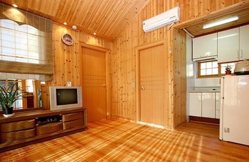 Taean House | Anmyeondo Lake Park Pension