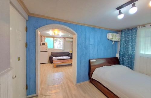 Chaphwa-gol House | Anmyeondo Orange Bada Pension