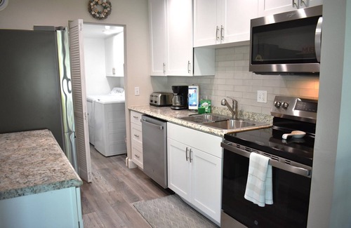 Whitney Beach Condo | Anna Maria and Beaches minutes away~Pool, boat dock