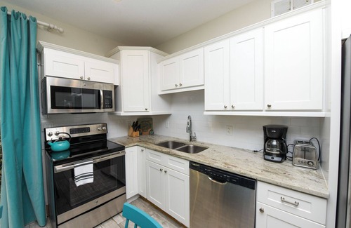 Anna Maria Villa | Anna Maria Island Bungalow with Pool! Across the street from Beach, near Pine Av
