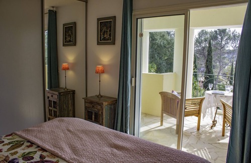 La Bouverie Apartment | Announcement disabled