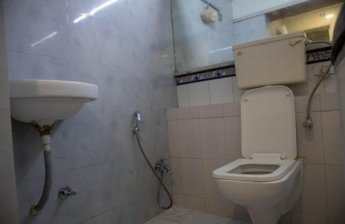 Gulmohar Road Apartment | Ansh Dornitiry & PG