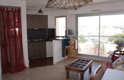 Juan-les-Pins Apartment | Antibes Juan Les Pins: Beautiful Studio heart of Juan Gde Terrace