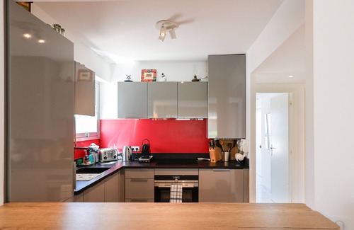 Cap-d'Antibes Apartment | Antibes: Superb air-conditioned T2 200m from the beaches Room with Terrace, closed park