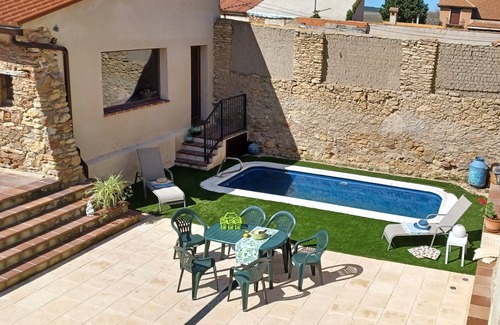 Santa Maria la Real de Nieva Cottage | Antigua Casa Segoviana a 35 km de Segovia Ciudad Patrimonio de la Humanidad