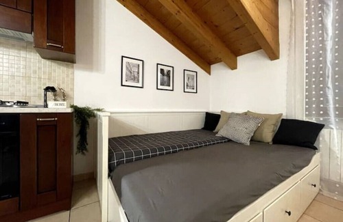 San Giuliano Milanese Apartment | Antique attic Milan