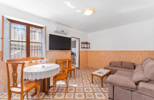 Guardamar del Segura House | Antique Spanish Villa With A Patio