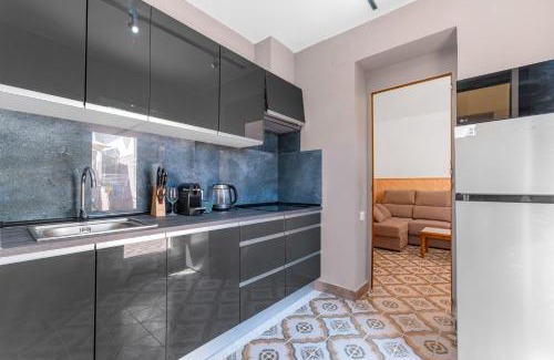 Guardamar del Segura House | Antique Spanish Villa With A Patio