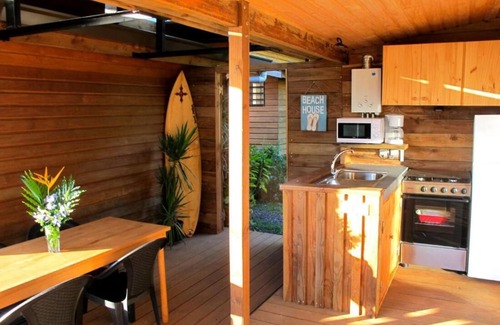 Arue House | Anuhe Bungalow with Ocean View - Bounty Lodge Tahiti