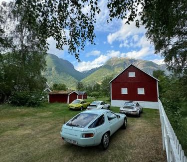 Borgund House | Aobrio Holidayhouse, authentic norwegian farmhouse close to Flåm