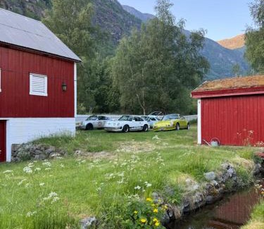 Borgund House | Aobrio Holidayhouse, authentic norwegian farmhouse close to Flåm