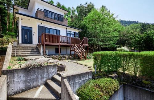 Azagawa House | AOKI 富士河口湖眺望 BBQ送迎ok 貸切大型別荘