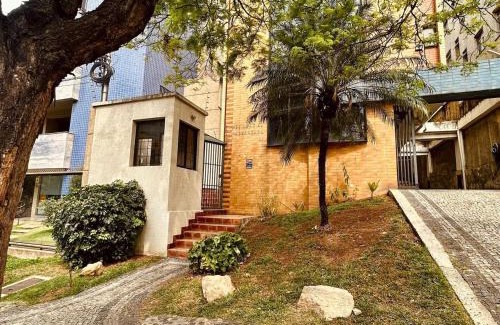 Mangabeiras Apartment | Apê Letícia I Ar condicionado, wifi e garagem na Zona Sul de BH