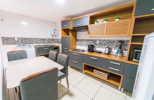 Vicente Pires House | Ap Com Suite ,wi-fi 500mb , Estacionamento, Elevador, Cozinha Completa , Jr Catito