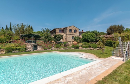 Mercatale Val di Pesa Apartment | Apartment 'Capriolo Flat' with Mountain View, Wi-Fi and Air Conditioning