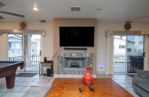 Moovalya Keys House | Apache Fyre, Canal Front Dock, Moovlaya Keys