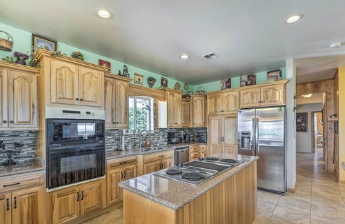 Apache Junction House | Apache Jct Abode w/ Balcony & Mountain Views!