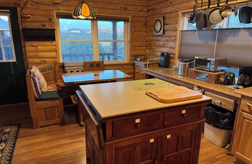 Cebolla Cabin | Apache Mesa Log Cabin Home Near Chama