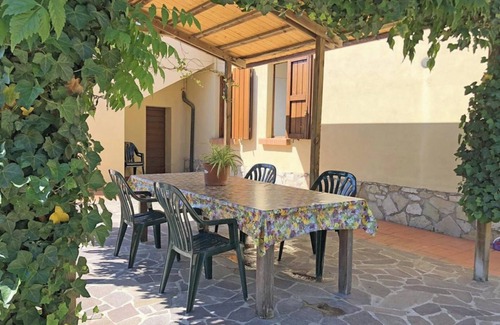 Montecatini Val di Cecina Apartment | Apartment '5' with Shared Pool, Wi-Fi and Air Conditioning