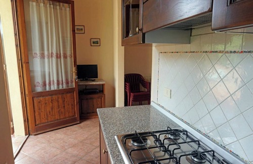 Montecatini Val di Cecina Apartment | Apartment '1' with Shared Pool, Wi-Fi and Air Conditioning