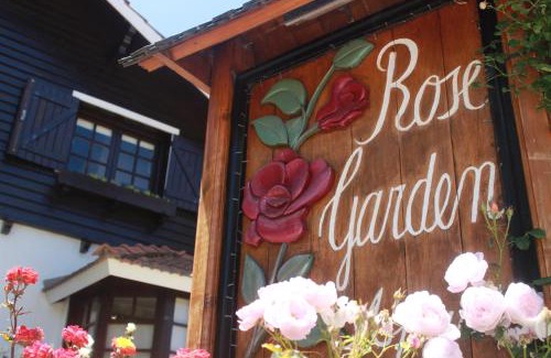 Lanin National Park Cabin | Apart Rose Garden