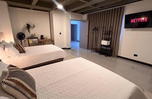 Villa Hermosa Apartment | Aparta estudios primer piso con escritorio