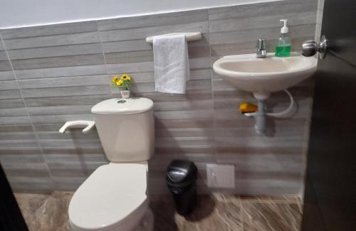 Cali Apartment | apartaestudios el jardin 2