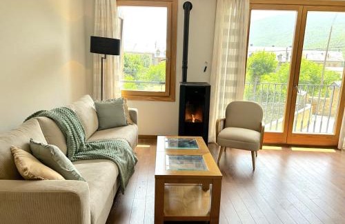 Esterri D'Aneu Apartment | Apartament al centre d'Esterri amb vistes úniques by RURAL D'ÀNEU