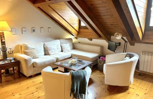 Llavorsi Apartment | Apartament amb llar de foc i altell a Llavorsí by RURAL D'ÀNEU