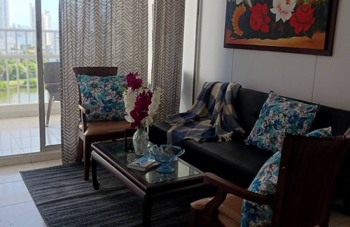 El Laguito Apartment | Apartamento Acogedor, Amoblado con Vista al Lago, Con 2 Pisicinas