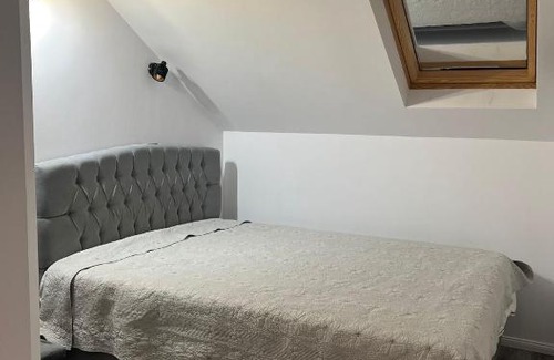 Ramnicu Valcea Apartment | Apartament Mansarda Venus