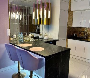 Nowe Miasto Apartment | Apartament "Prezydencki VIP" blisko Centrum z dużą wanną dla Dwojga - Parking FREE